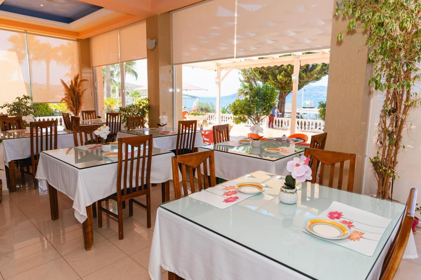 The dining room, laid for breakfast